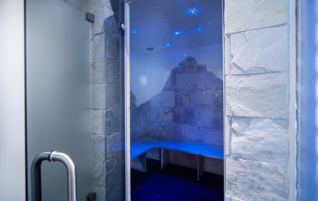 Wellness- Und Schneesporthotel Christiania Saas-Almagell Zewnętrze zdjęcie