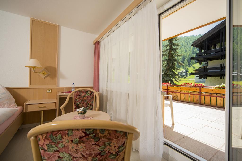 Wellness- Und Schneesporthotel Christiania Saas-Almagell Zewnętrze zdjęcie