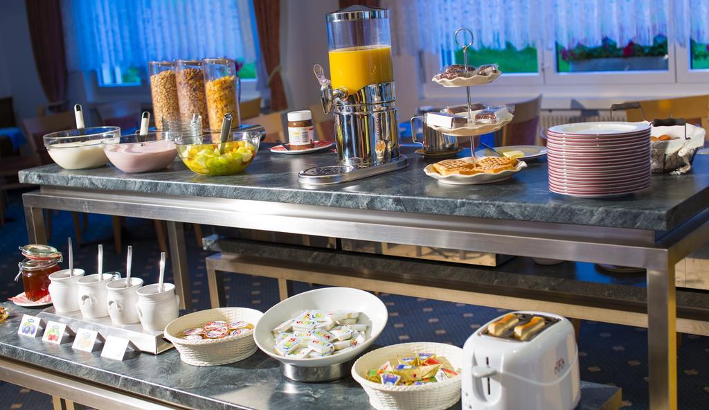 Wellness- Und Schneesporthotel Christiania Saas-Almagell Zewnętrze zdjęcie